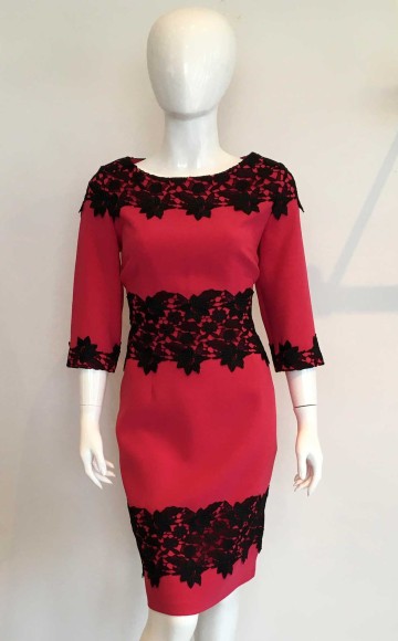 Lizabella 2121 Fuchsia Crepe dress with black lace accents. Blessings Occasion Dress shop - Loyal Parade, Mill Rise, Westdene, Brighton. East Sussex. BN1 5GG T: 01273 505766 E:info@blessingsbridal.co.uk