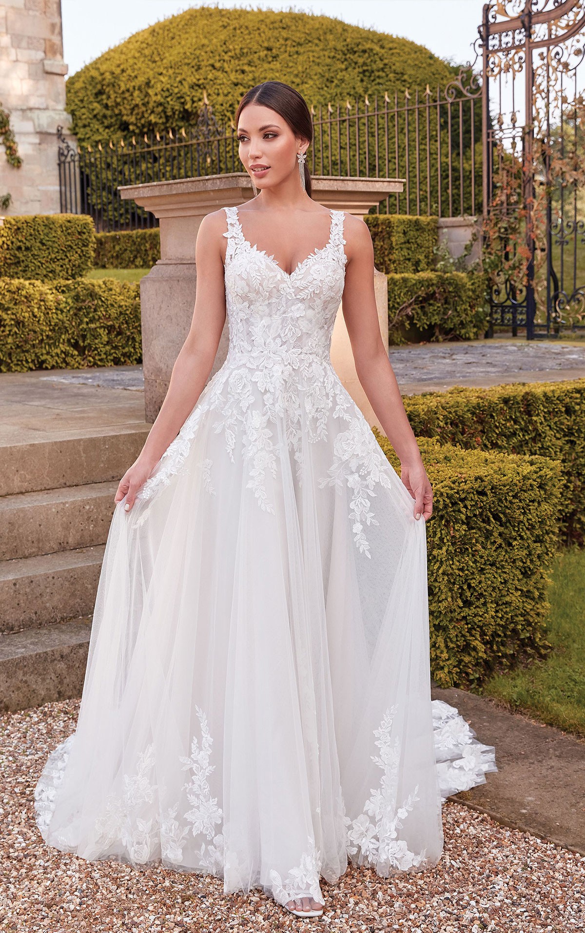 44348 - Helena - Justin Alexander -  Sincerity Bridal Romantic Tulle & Lace Aline dress with detachable sleeves. Romantic and classical bridal designs at Blessings Bridal Shop Loyal Parade, Mill Rise, Westdene, Brighton. East Sussex. BN1 5GG T: 01273 505766 E: info@blessingsbridal.co.uk