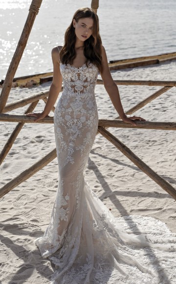Le Papillon by Modeca #Omaya - Fitted lace wedding dress with spaghetti straps - Blessings Bridal Boutique, Westdene, Brighton. East Sussex. BN1 5GG T: 01273 505766 E: info@blessingsbridal.co.uk