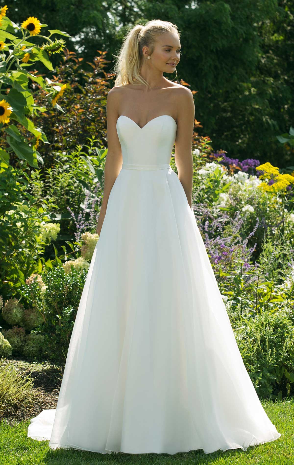 Sweetheart Gown 11005 Blessings of Brighton